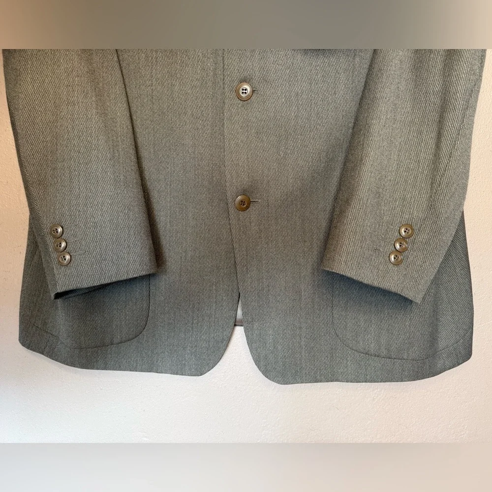 Bachrach Men's Three Button 100% Wool Classic Sports Coat Blazer Size 44T Taupe